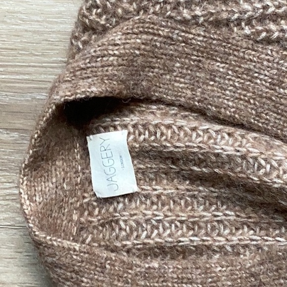 Jaggery Cardigan - Picture 4 of 9